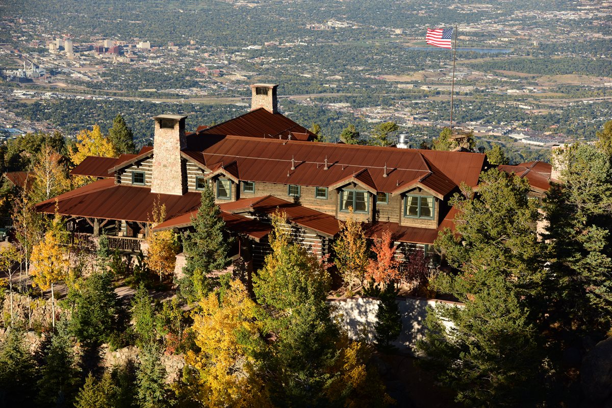 Photo: Main Lodge of The Broadmoor